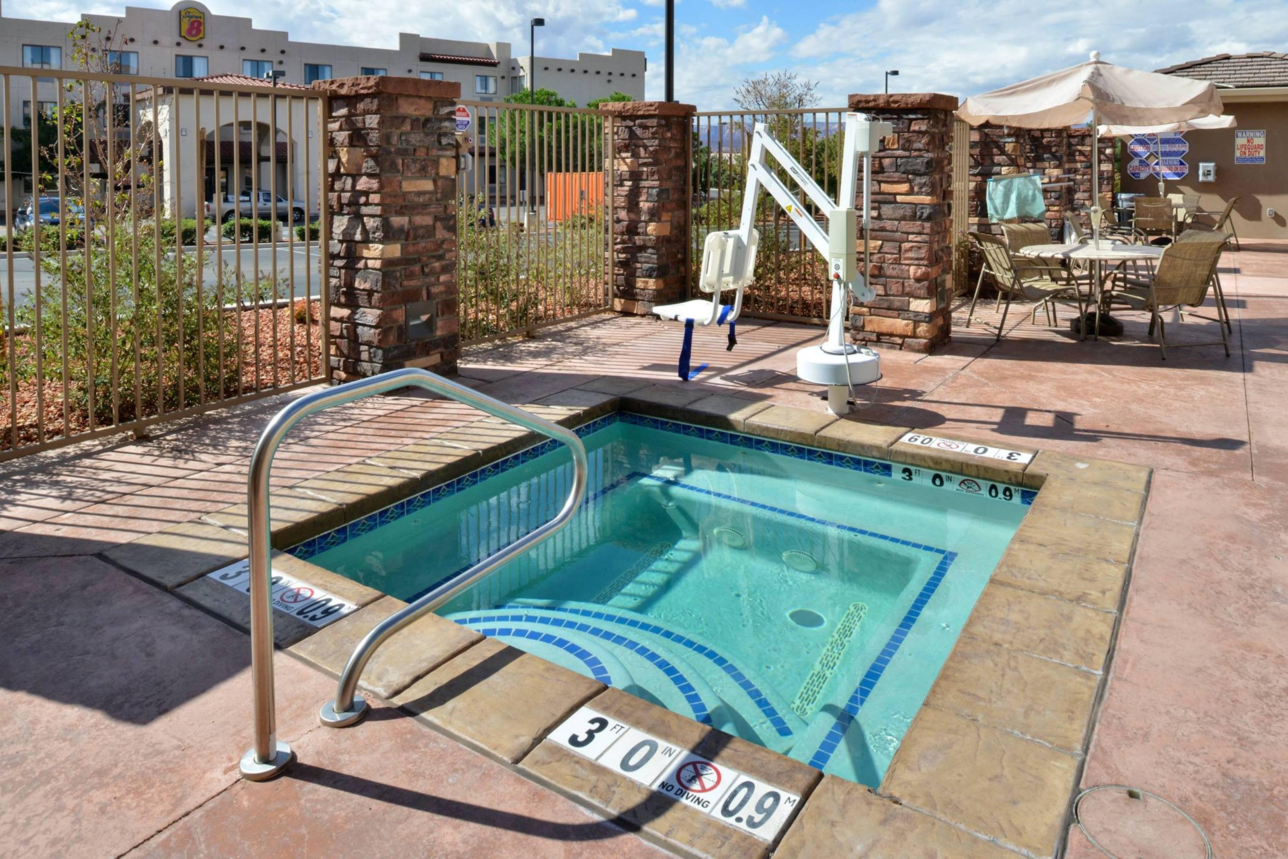 Holiday Inn Express & Suites Page - Lake Powell Area By Ihg Eksteriør bilde