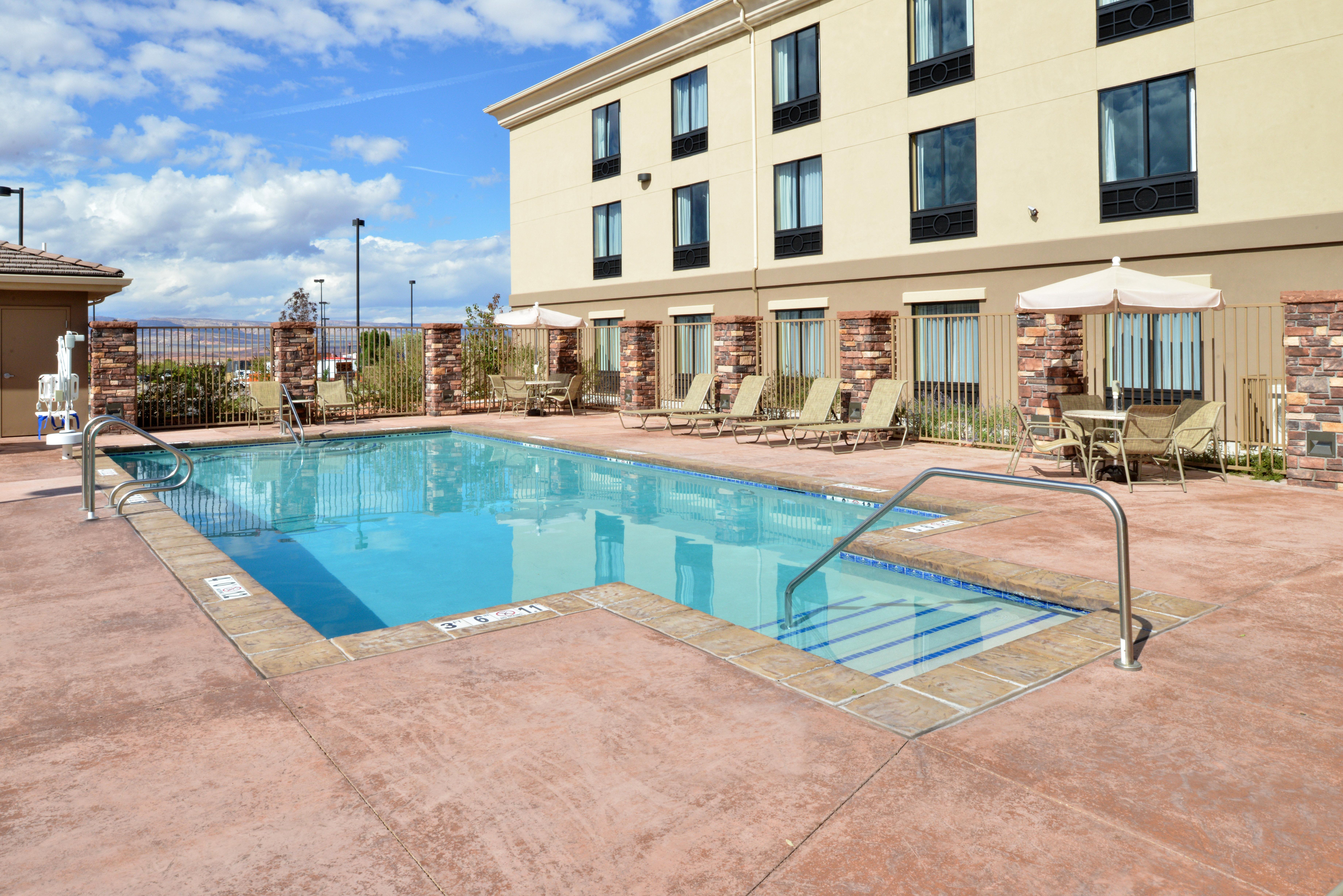 Holiday Inn Express & Suites Page - Lake Powell Area By Ihg Eksteriør bilde
